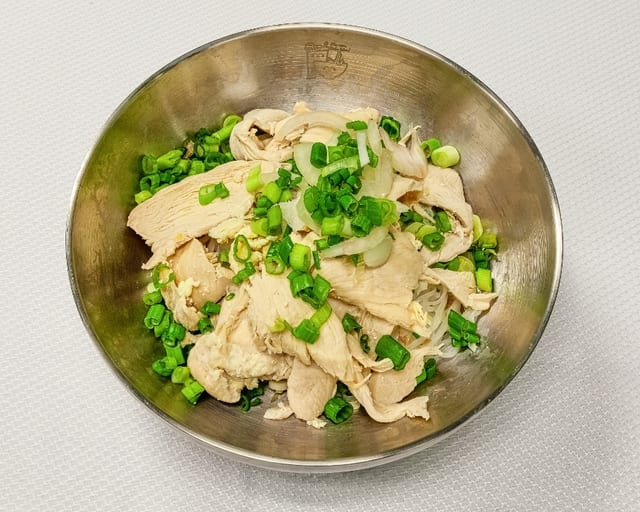 CHICKEN BOWL.
